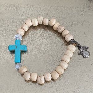 🩷10/$10🩷Beaded Bracelet with Turquoise Cross and Silver Angel